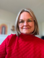 Tara Bennett headshot